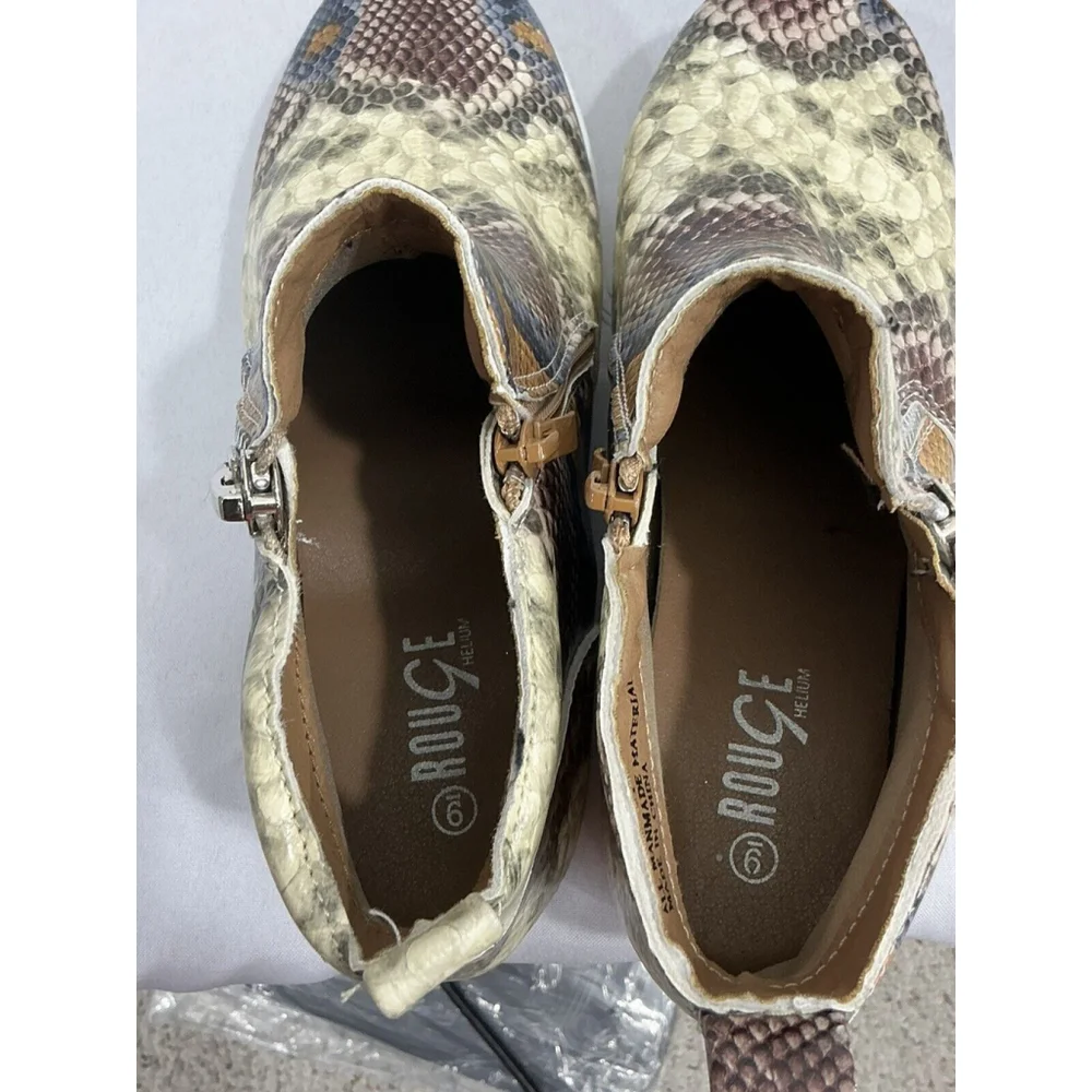Womans Rouge Rose Snake Print Size 9 Hidden Wedge Sneaker Booties